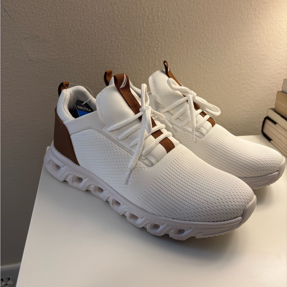 New With Tags | Nautica Womens Chiatica White Low Top Lace-Up Sneaker SIZE 9